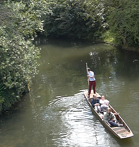 PuntingMagdalenBridge.jpg